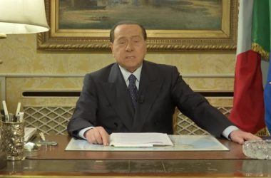 Berlusconi “Accelerare sui vaccini, scongiurare il lockdown”