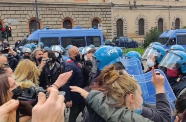 Sit in ristoratori al Circo Massimo, tensioni con la polizia