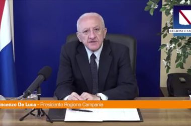 Vaccino, De Luca: “Obiettivo 9 milioni, ma irrealizzabile senza dosi”