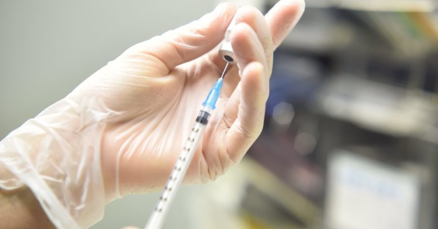 L’Ema allarga la platea, vaccino Pfizer autorizzato dai 12 anni