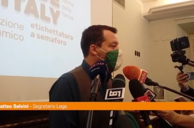 Immigrazione, Salvini: “Difendere i confini”