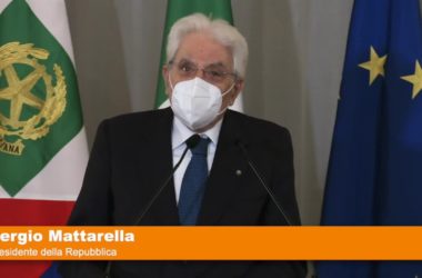 Covid, Mattarella “Grati all’Esercito per il suo impegno”