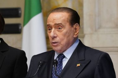 Berlusconi “Al Governo per tagliare le tasse, poi la flat tax”