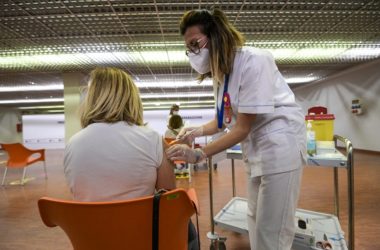 Aifa approva vaccinazione mista per under 60