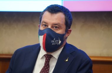 Covid, Salvini “Chiesto a Draghi stop obbligo mascherine all’aperto”