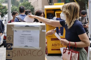 Lepore e Gualtieri vincono le primarie a Bologna e a Roma