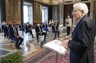 Mattarella “La pandemia non è sconfitta, l’impegno deve proseguire”