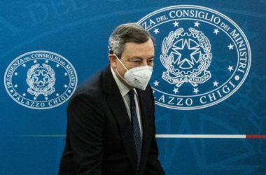 Covid, Draghi “Non ne siamo ancora fuori”