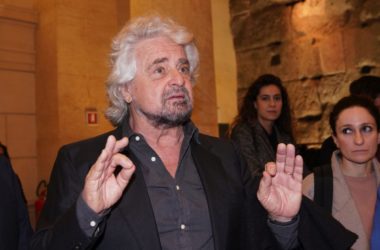 M5S, Grillo a Crimi “Autorizza entro 24 ore il voto su Rousseau”