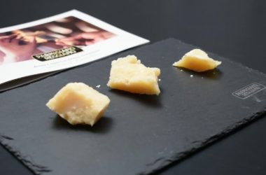 Un corso di degustazione per conoscere meglio il Parmigiano Reggiano