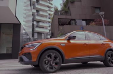 Renault Arkana, il SUV-coupé Full Hybrid E-Tech