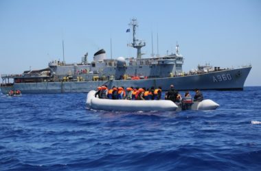 Cinquanta migranti alla deriva salvati a largo di Lampedusa