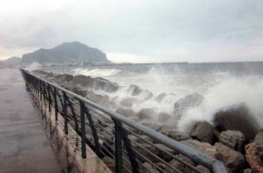 Maltempo e allagamenti a Palermo, frana a Partanna Mondello