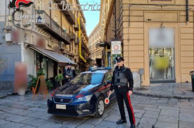 Droga nelle strade della movida di Palermo, sette arresti