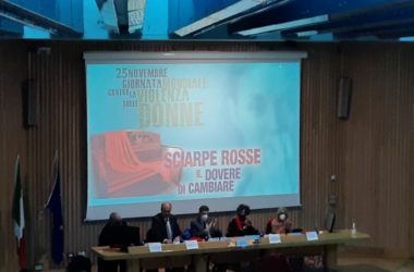 Sciarpe rosse, Università Palermo e Polizia contro violenza sulle donne