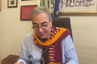 Gasparri festeggia la vittoria della Roma e declama l’ode giallorossa