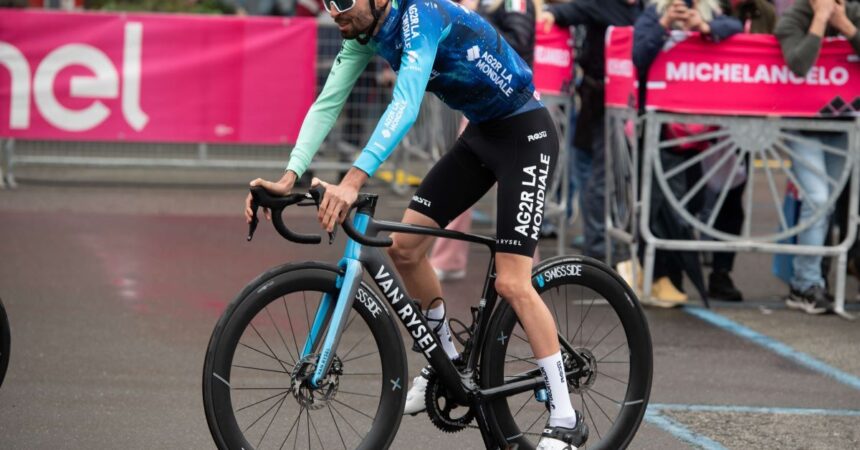 Valentin Paret-Peintre conquista la 10^ tappa del Giro