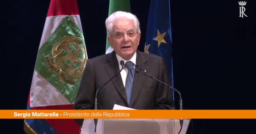 Mattarella “Strage Piazza della Loggia per riportare tempo indietro”