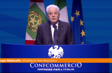 Mattarella “Negozi aperti in pandemia presidio resilienza collettiva”