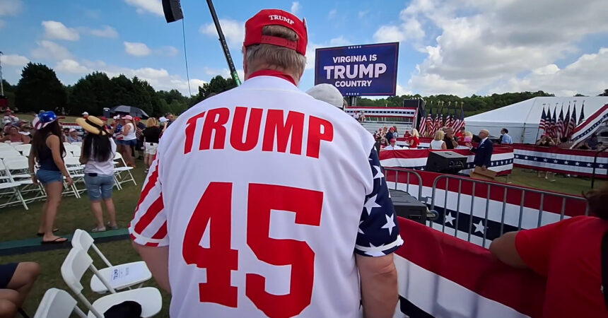 Presidenziali Usa, bagno di folla per Donald Trump in Virginia