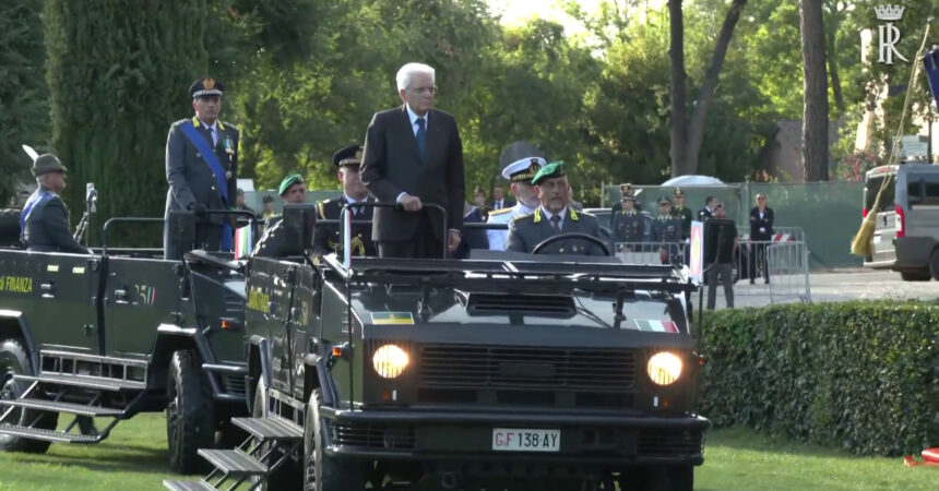 Mattarella alla cerimonia per il 250° anniversario Guardia di Finanza