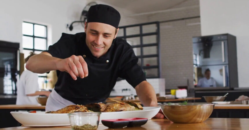 Lavoro, in estate cuochi e camerieri profili più ricercati