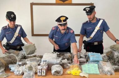 Roma, arrestato 31enne trovato con 98,5 kg di droga in casa