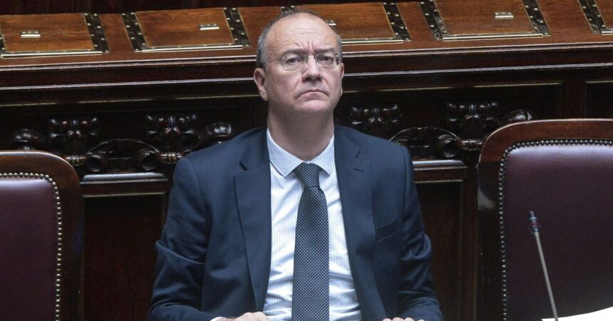 Valditara “Alle elementari si torna ai giudizi sintetici”