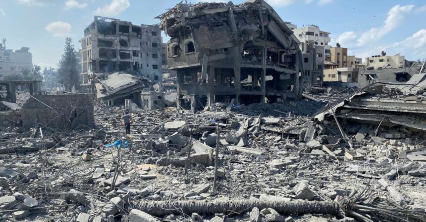 Raid notturni su Gaza, una decina di vittime civili palestinesi