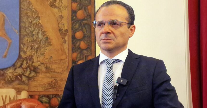 Sindaco di Taormina “No allo sciacallaggio mediatico per qualche like”