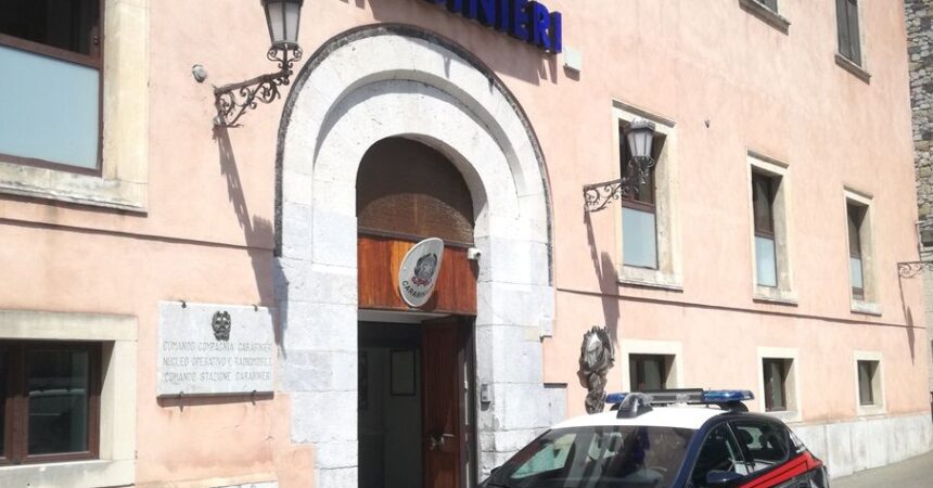 Abusi sessuali su due colleghi, arrestato dipendente di un albergo nel Messinese