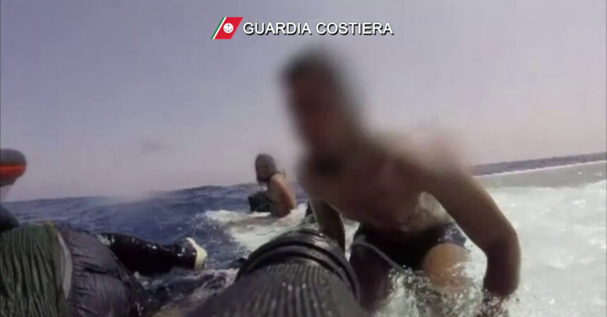 La Guardia Costiera soccorre 7 migranti a lampedusa, diversi dispersi