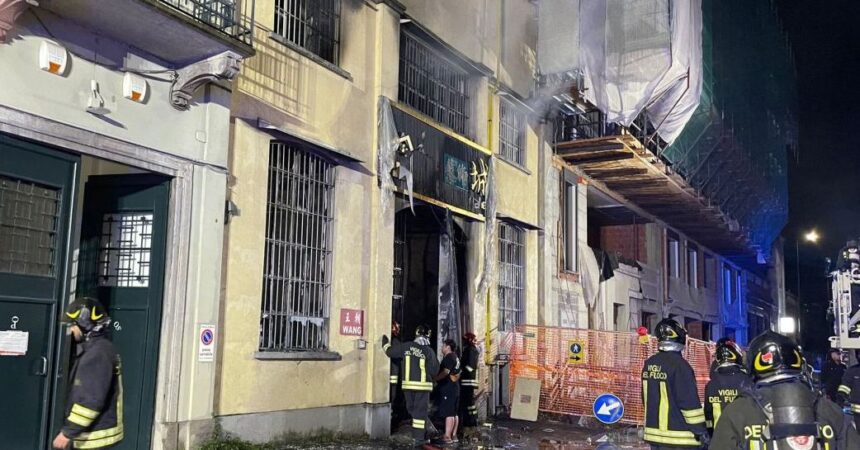 Incendio in un emporio cinese a Milano, morti tre giovani