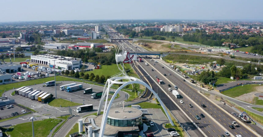 L’autostrada Milano-Varese taglia il traguardo dei cento anni