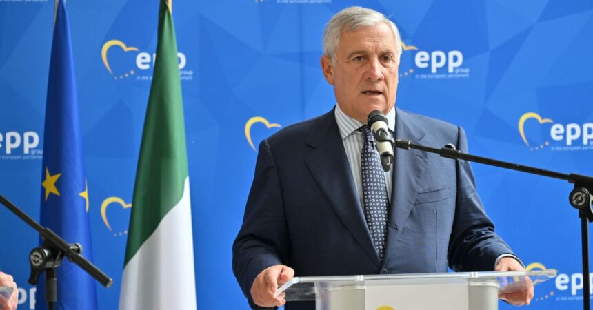 Tajani “Combattimenti in corso, gli italiani lascino il Libano”