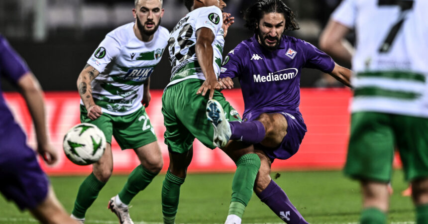 La Fiorentina fatica, ma piega 2-0 i campioni del Galles