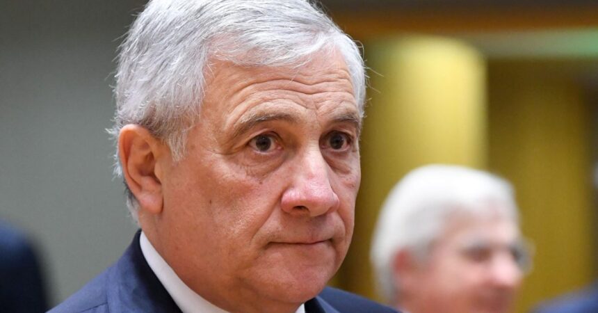 Libano, Tajani “I soldati italiani non si toccano”