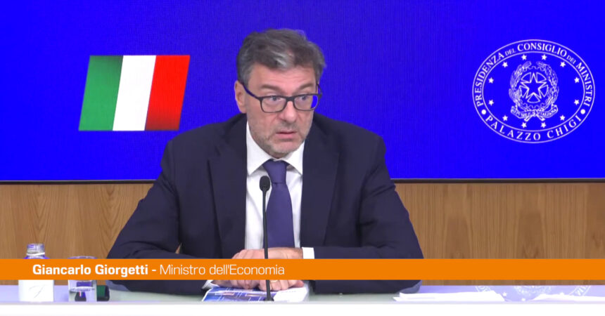 Manovra, Giorgetti “Sacrificio da banche e assicurazioni”