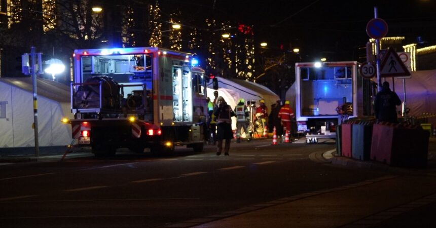 Attacco al mercatino di Natale a Magdeburgo, killer puntava all’area bimbi. Scholz “Fermeremo chi vuole seminare odio”