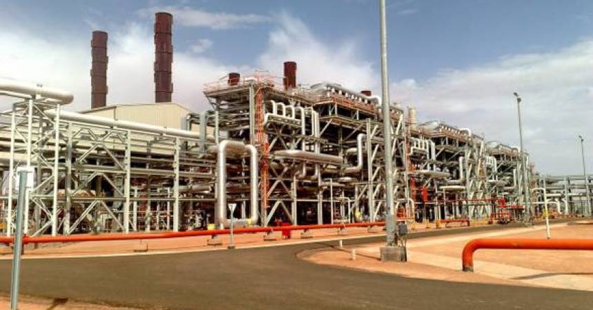 Algeria: verso modifica legge che frena investitori esteri