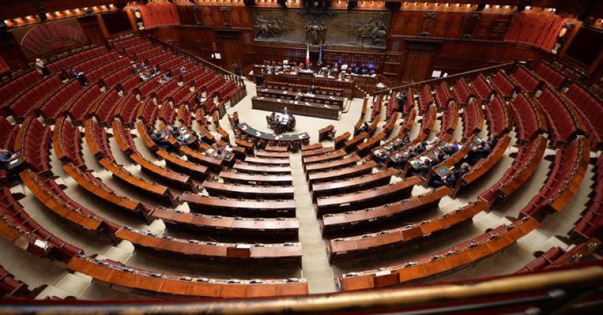 Gentiloni: ‘L’Italia onorerà la memoria’ di Giovanni Lo Porto. Ma l’Aula è deserta