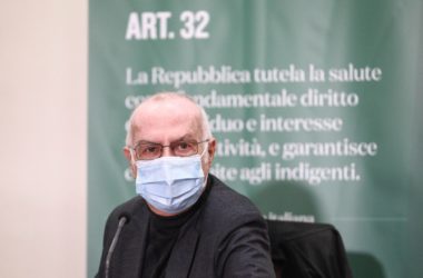 Vaccini, Rezza “Giusto fare accertamenti su AstraZeneca”