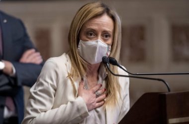 Vaccini, Meloni “Speranza venga a riferire in Parlamento”