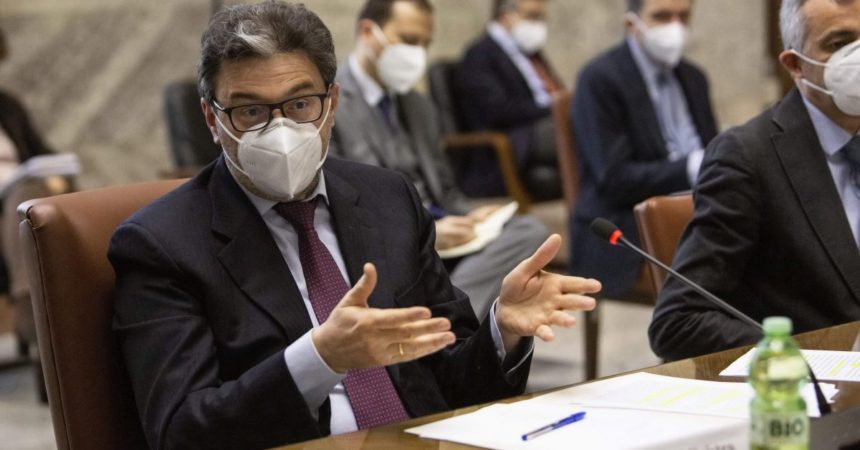 Ex Ilva, Giorgetti “Serve un aggiornamento del piano industriale”