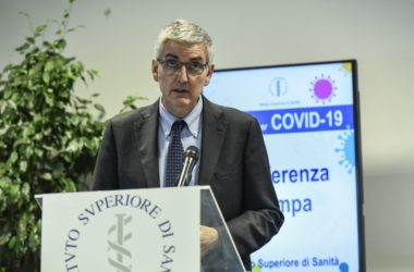 Covid, Brusaferro “Le misure funzionano, ma mantenere alta l’attenzione”