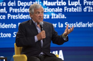 Covid, Tajani “Sulle riaperture check a metà aprile”