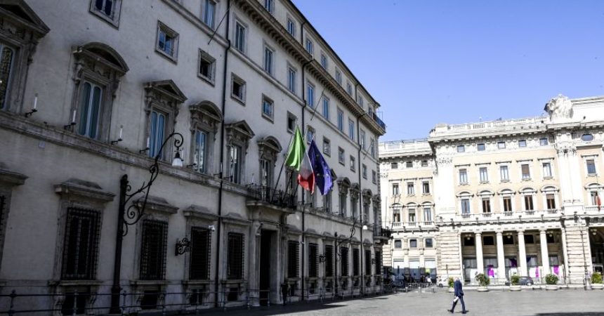 Def, il Cdm dà il via libera allo scostamento