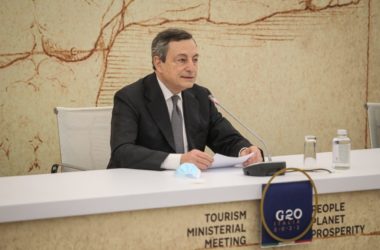 Turismo, Draghi “Da metà giugno operativo il Green Pass europeo”