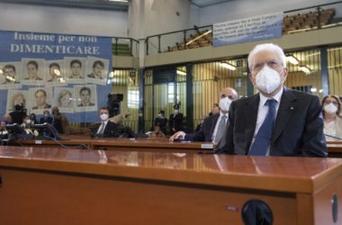 Mattarella “Non esistono zone grigie, o contro la mafia o si è complici”