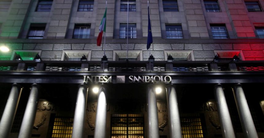 Intesa Sanpaolo, la Banca dei Territori si rinnova